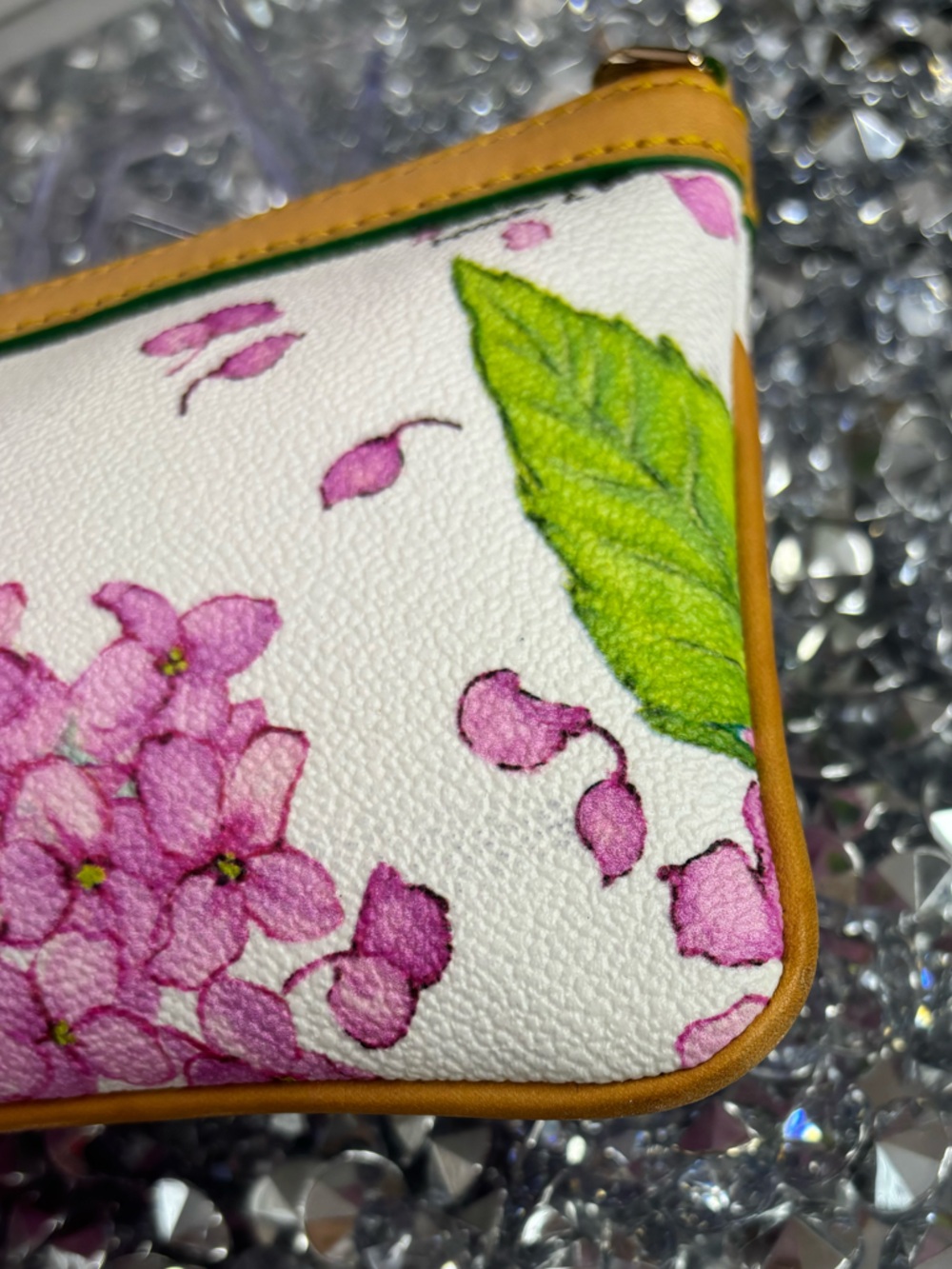 Dooney & Bourke Hydrangea Monogram Medium Wristlet EUC - Picture 11 of 15